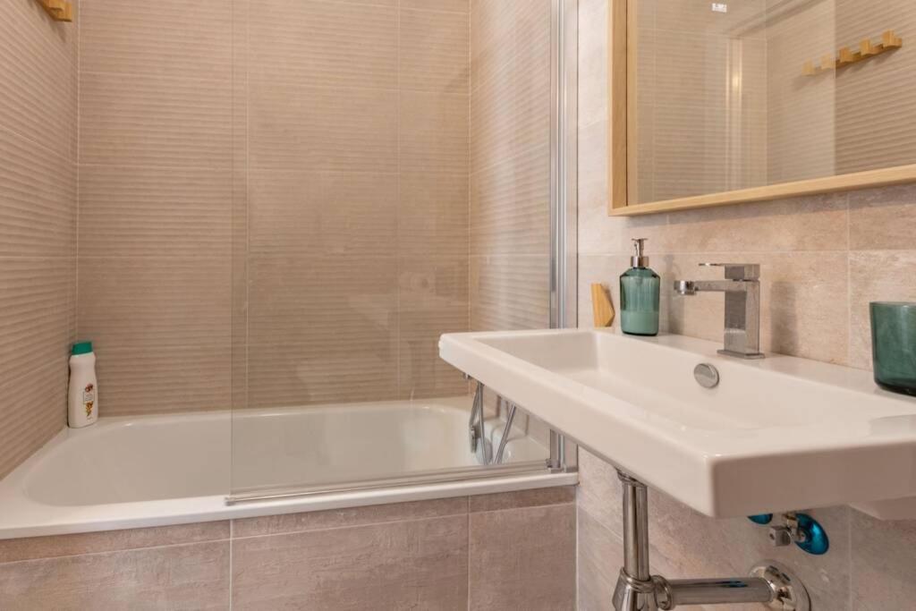 Apartamento Triana Pages Oasis By Valcambre Sevilla Exterior foto